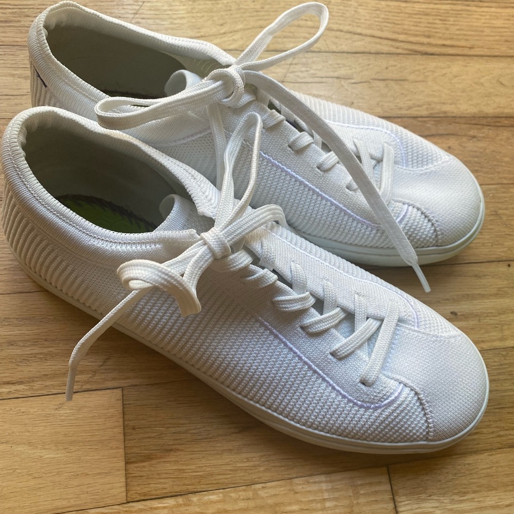 Like new - Roth’s washable sneakers